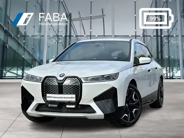 BMW iX