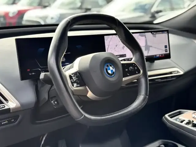 BMW iX