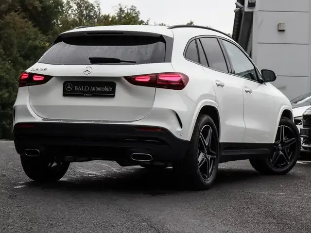 Mercedes-Benz GLA 180
