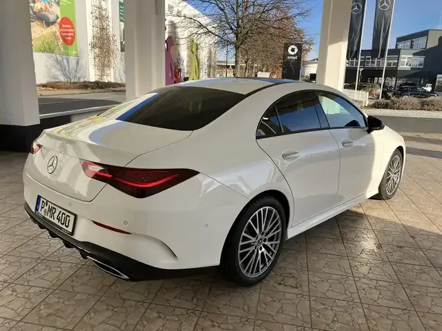 Mercedes-Benz CLA 200