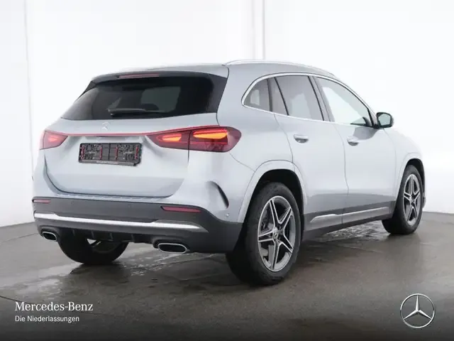 Mercedes-Benz GLA 200