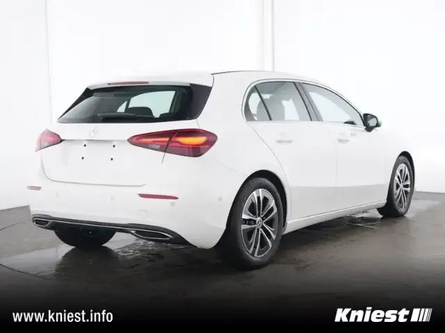 Mercedes-Benz A 220