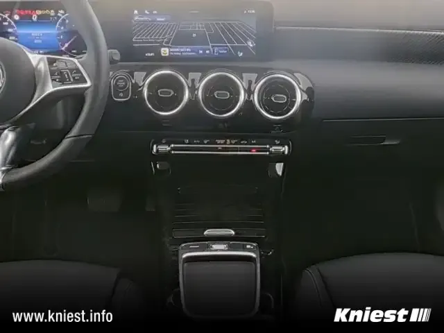 Mercedes-Benz A 220