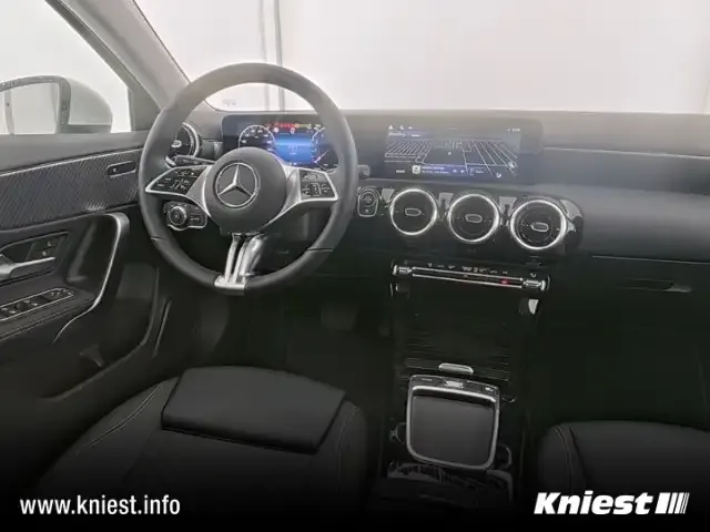 Mercedes-Benz A 220