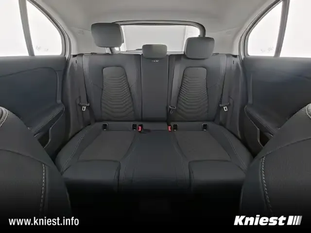 Mercedes-Benz A 220