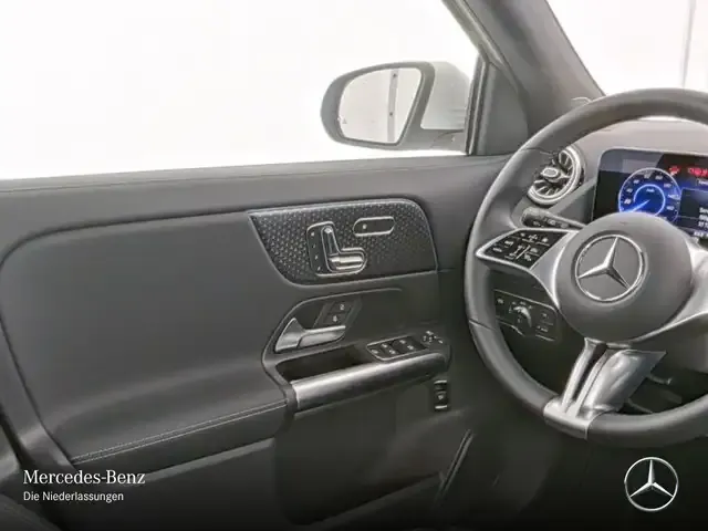 Mercedes-Benz EQA 300