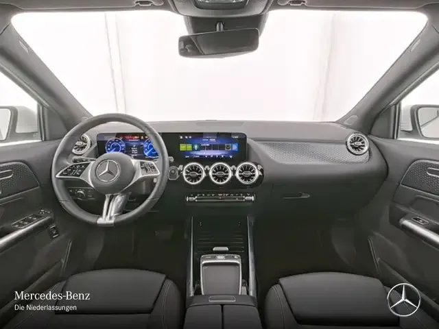Mercedes-Benz EQA 300