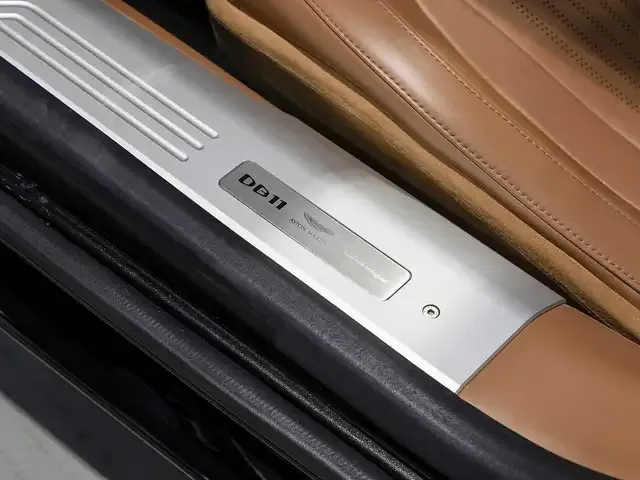 Aston Martin DB11