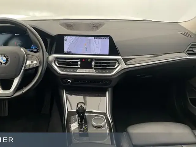 BMW 330