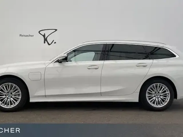 BMW 330