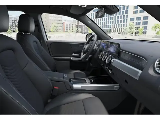 Mercedes-Benz EQB 300