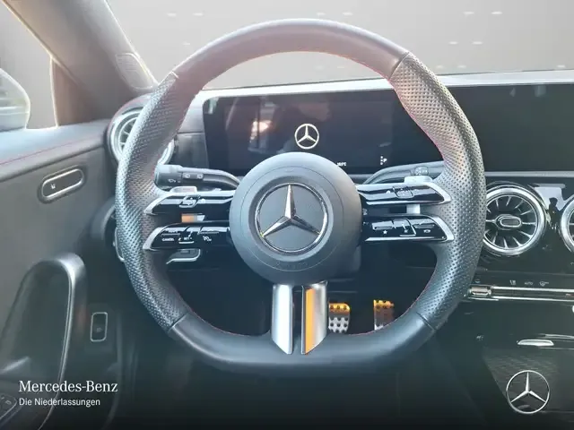 Mercedes-Benz CLA 180