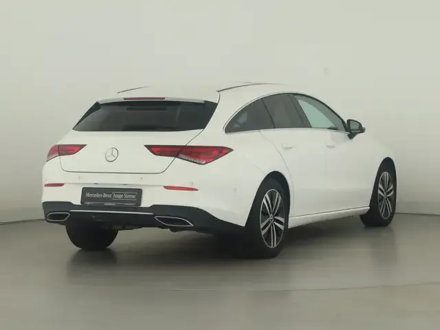 Mercedes-Benz CLA 200