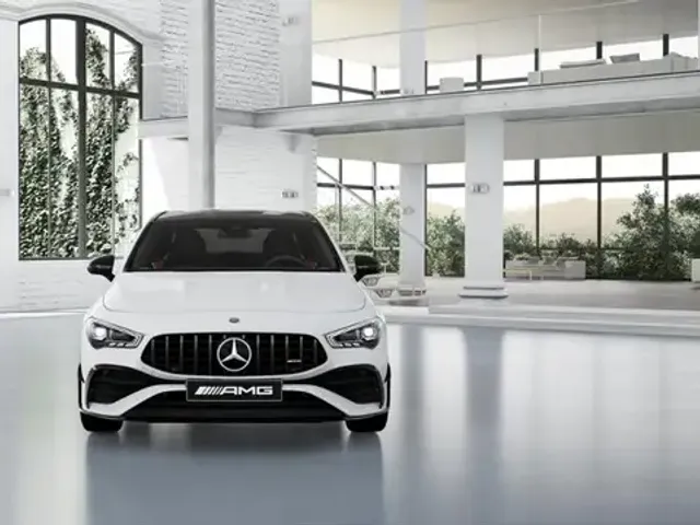 Mercedes-Benz CLA 35 AMG