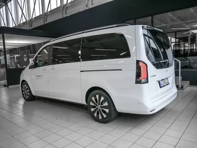 Mercedes-Benz V 220