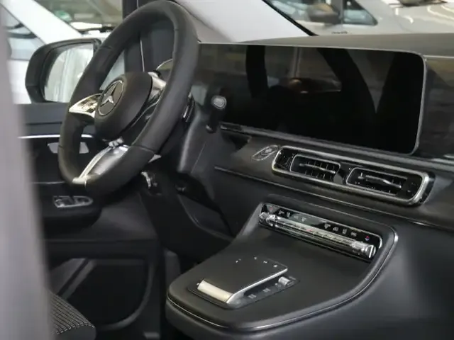 Mercedes-Benz V 220