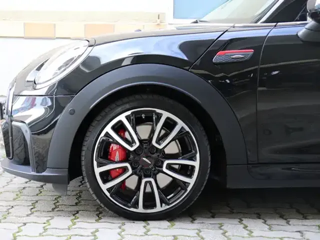 MINI John Cooper Works Cabrio