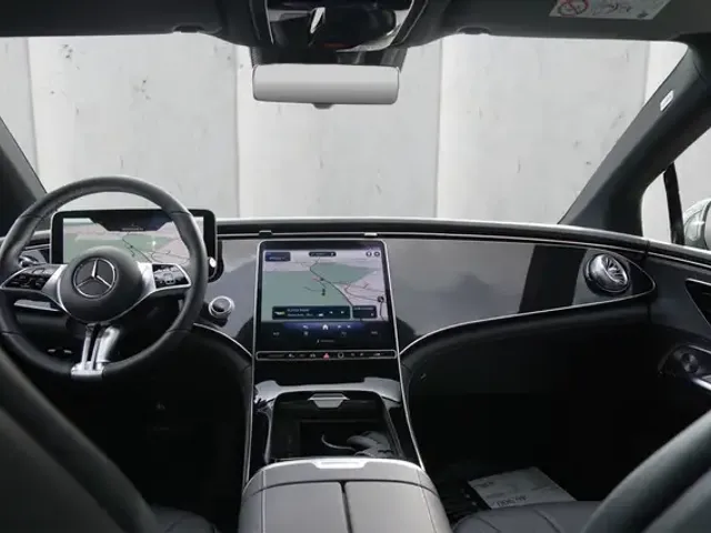 Mercedes-Benz EQE 300
