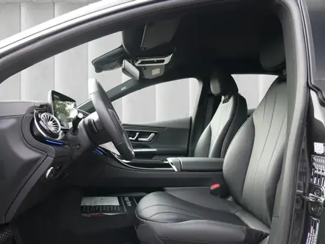 Mercedes-Benz EQE 300