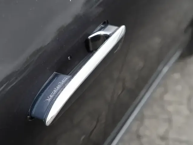 Mercedes-Benz EQE 300