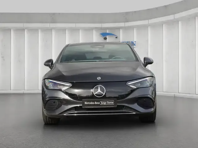 Mercedes-Benz EQE 300