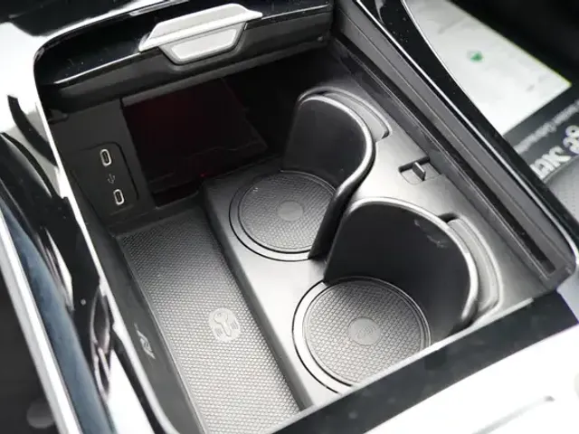 Mercedes-Benz EQE 300