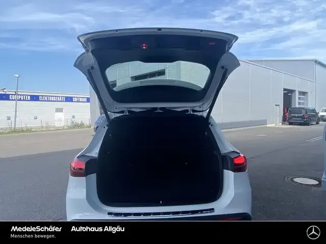 Mercedes-Benz EQA 300