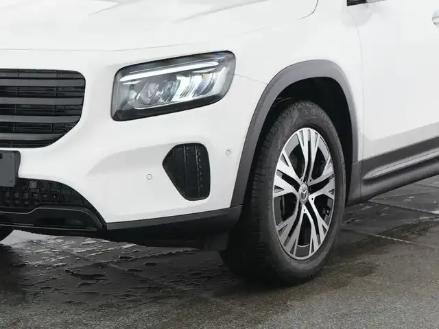 Mercedes-Benz GLB 220