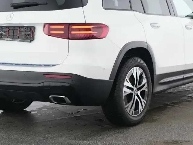 Mercedes-Benz GLB 220