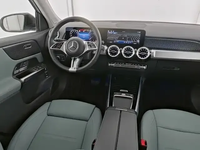 Mercedes-Benz GLB 220