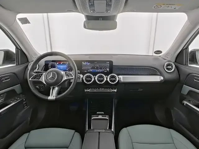 Mercedes-Benz GLB 220