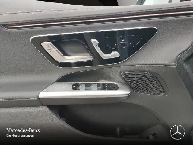 Mercedes-Benz EQE 300