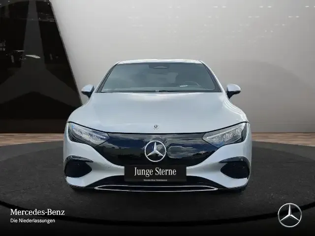 Mercedes-Benz EQE 300