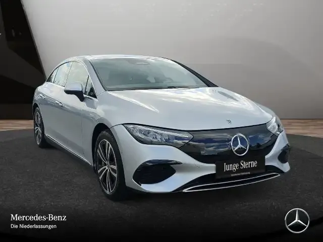 Mercedes-Benz EQE 300