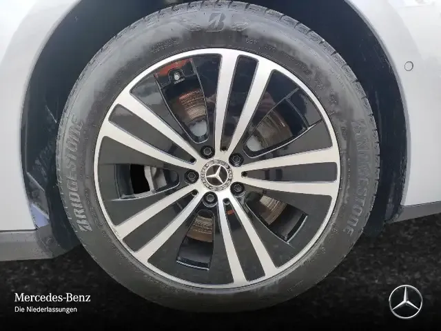 Mercedes-Benz EQE 300