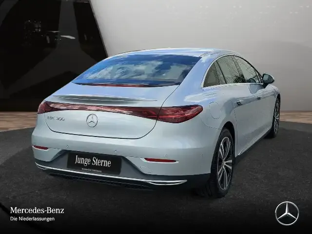 Mercedes-Benz EQE 300