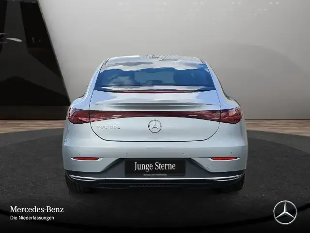 Mercedes-Benz EQE 300