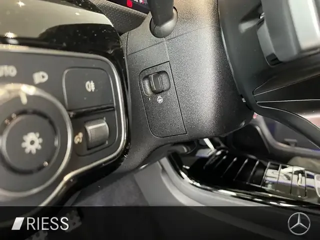 Mercedes-Benz A 220