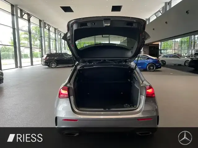 Mercedes-Benz A 220