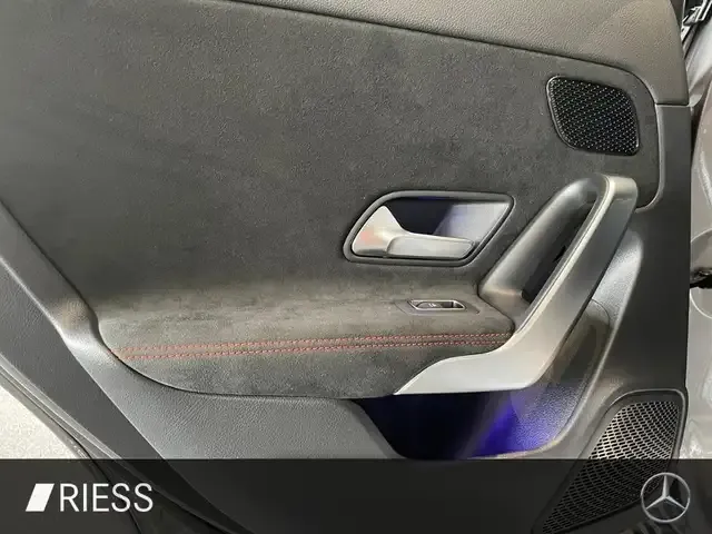 Mercedes-Benz A 220