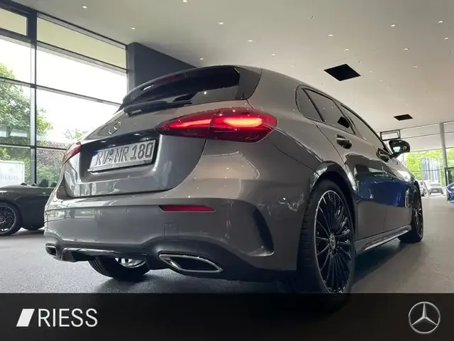 Mercedes-Benz A 220