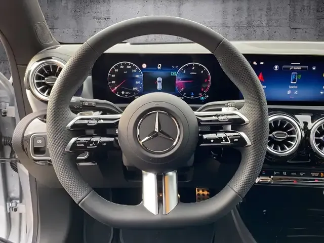 Mercedes-Benz CLA 220