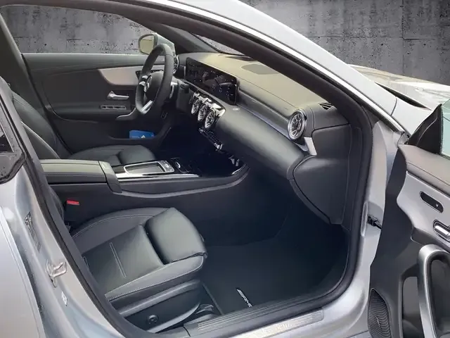 Mercedes-Benz CLA 220