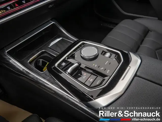 BMW 750