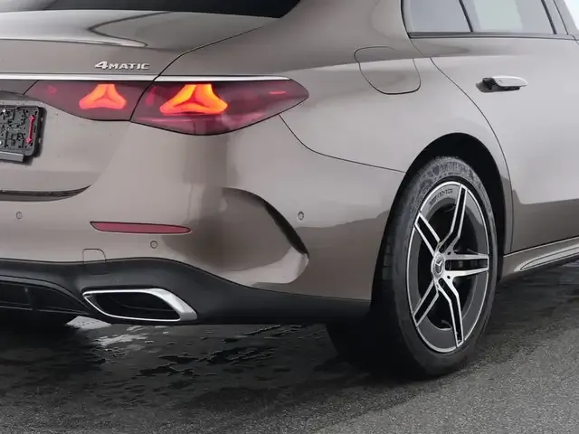 Mercedes-Benz E 300