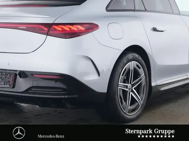 Mercedes-Benz EQE 300