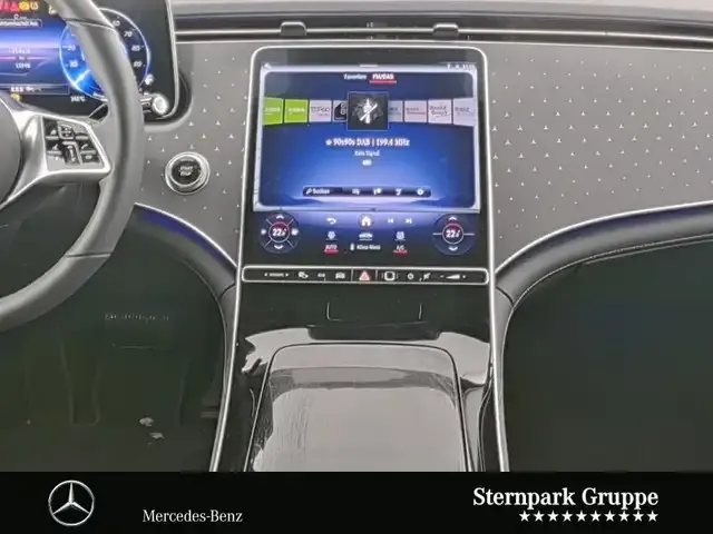 Mercedes-Benz EQE 300