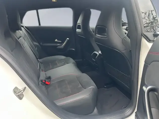 Mercedes-Benz CLA 220