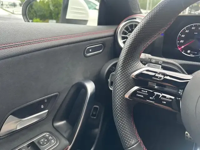 Mercedes-Benz CLA 220