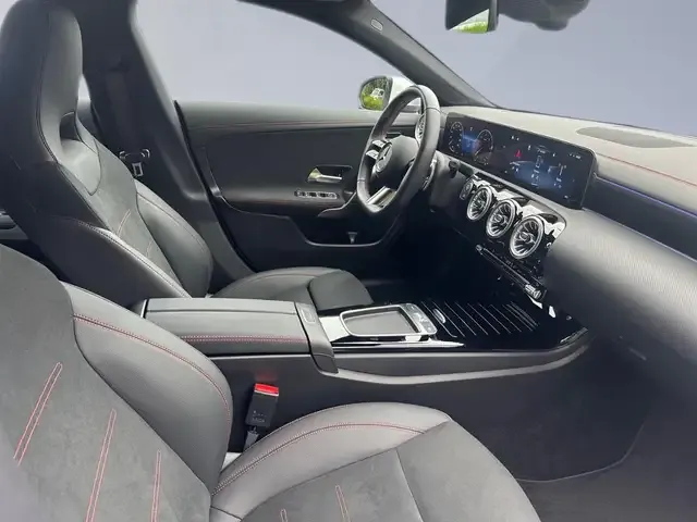 Mercedes-Benz CLA 220